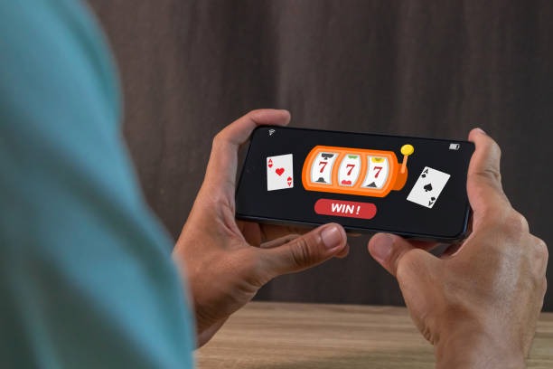 Poker table view on bandargaming platform showing blinds, pot, and player positions